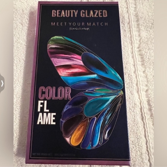 Eyeshadow palette - Picture 2 of 7